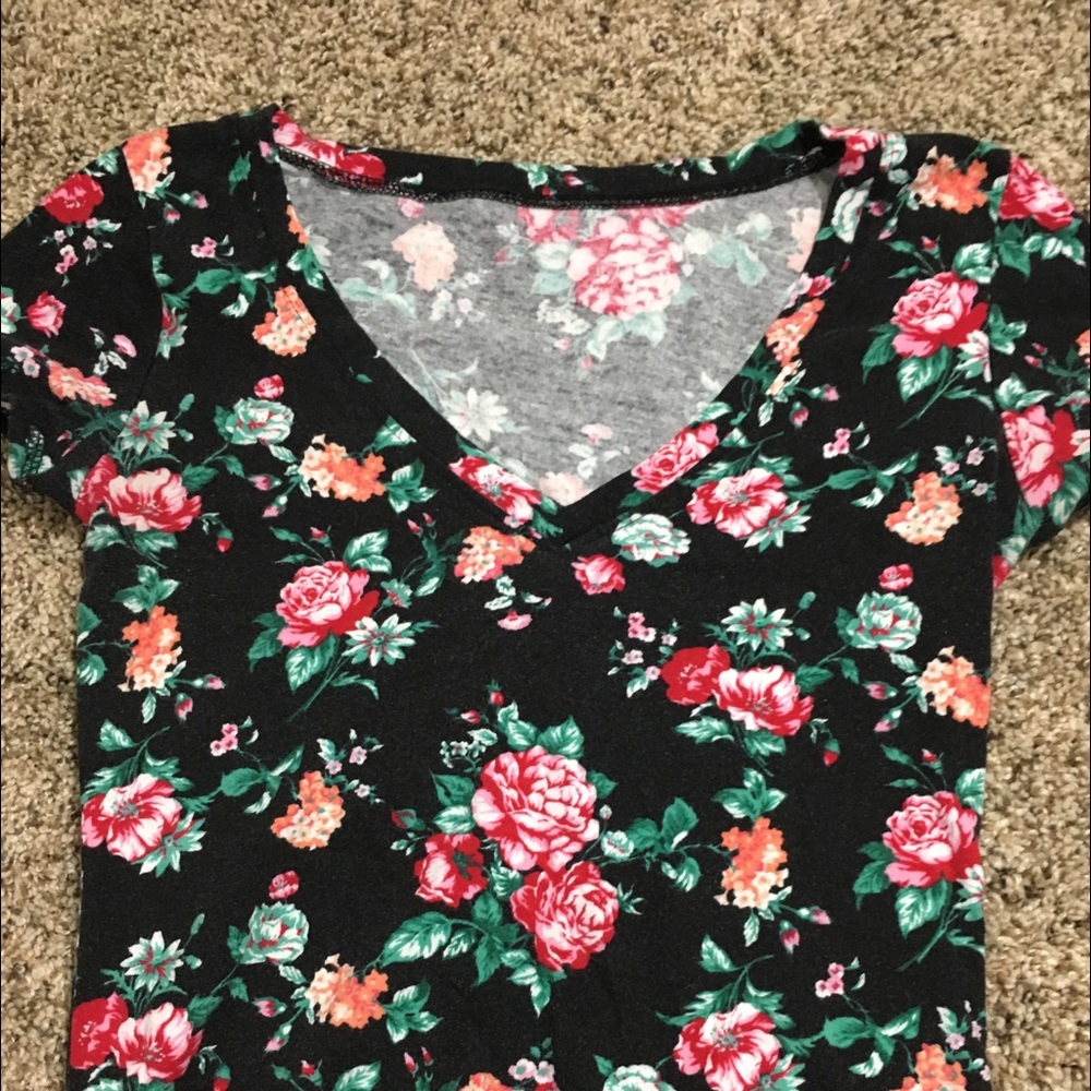 Floral print V cut shirt